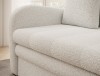 sofa-royal-biala-boucle-detal-siedzisko-i-podlokietnik-zblizenie-aranzacja-salon.jpg