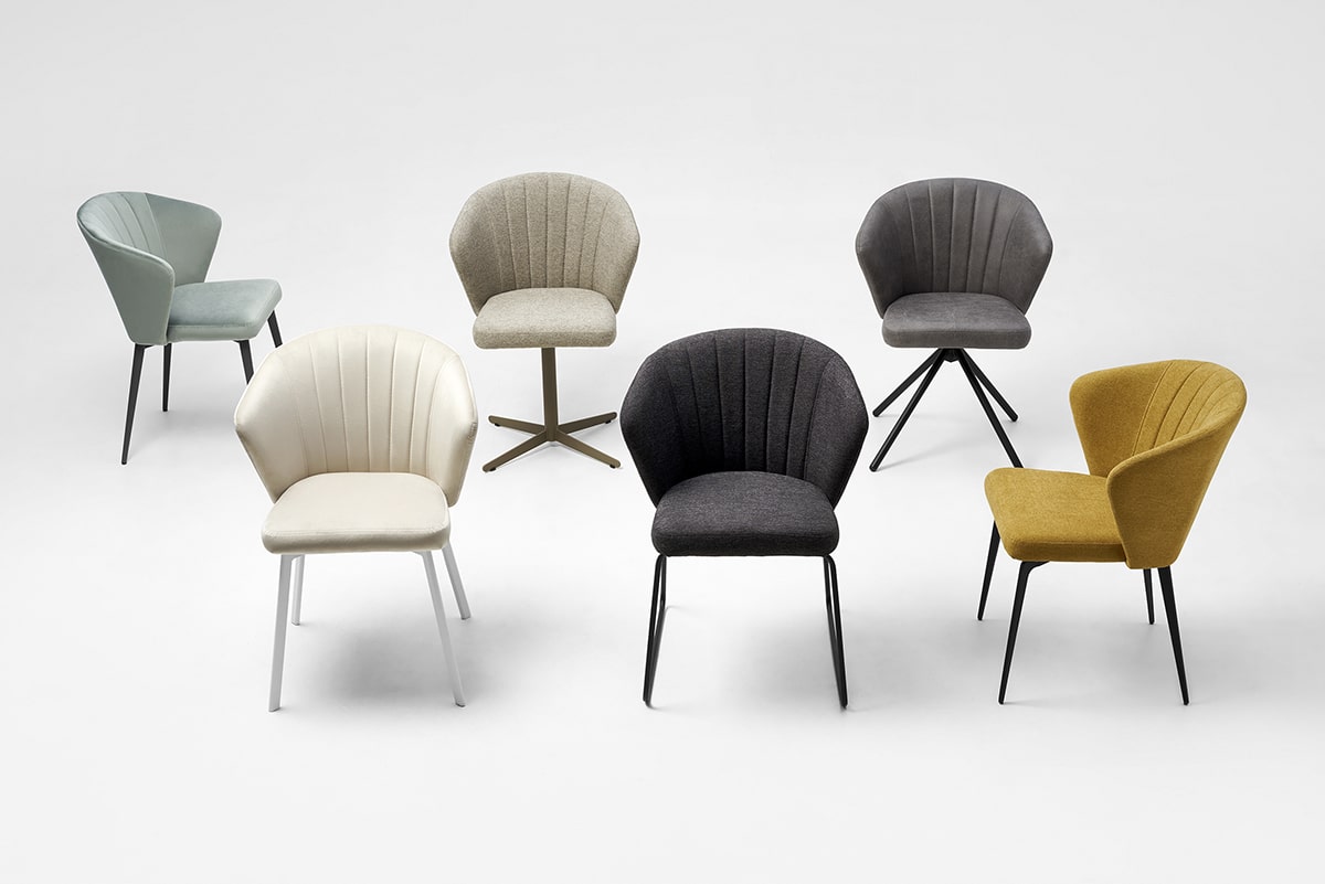 Zdjęcie prezentujące krzesła Gaspar w różnych kolorach widok od przodu