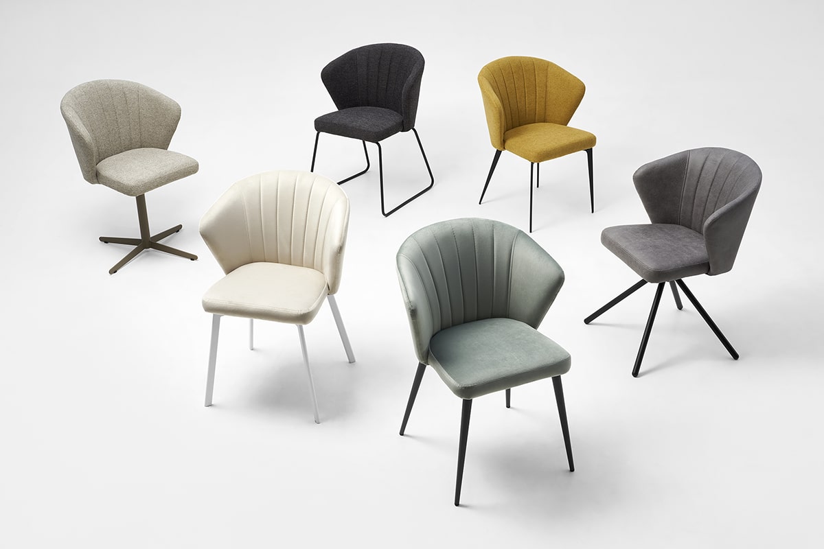 Zdjęcie przedstawiające krzesła Gaspar w różnych kolorach