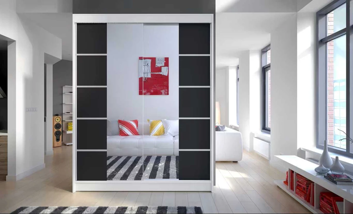 Nowoczesna Szafa przesuwna Nordic 150 cm biało-czarna z lustrem w pokoju