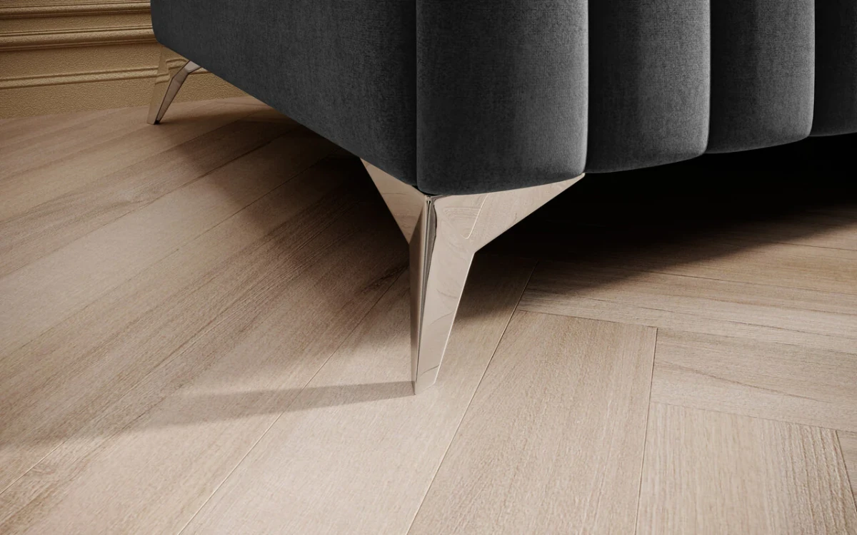 LAURENCE PUFA NUBE 05 GRAFITOWA ARANŻACJA DETALE SREBRNE NÓŻKI.webp