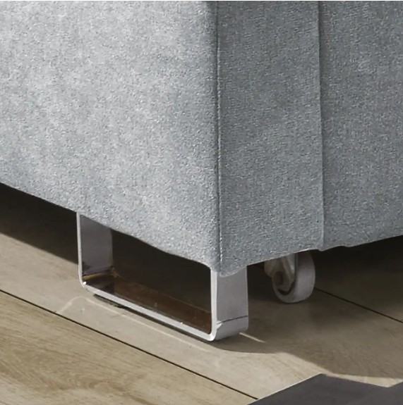 Srebrne Nóżki w Narożniku ROMA