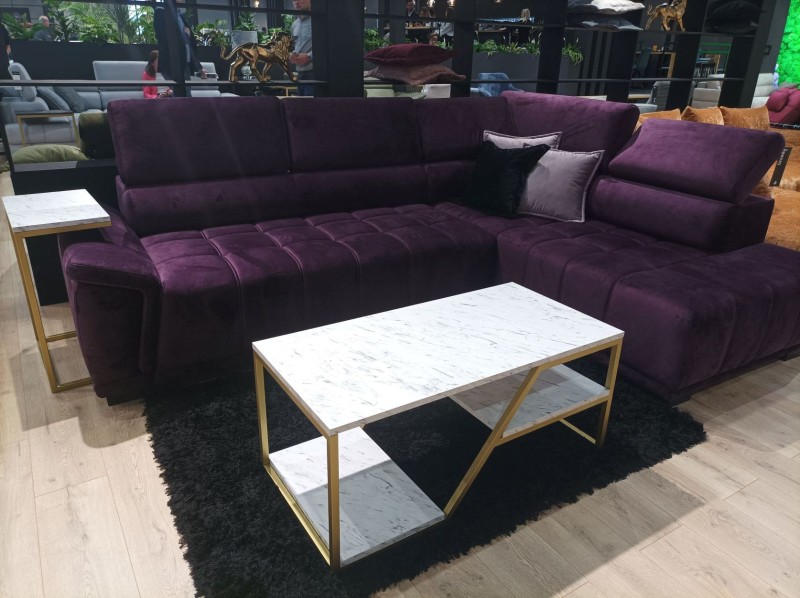 Narożnik GREMIO Tkanina TERRA 69 Prawy Wersal Fioletowy Stolik Elise Marmur Jasny Złote Nogi 2.jpg