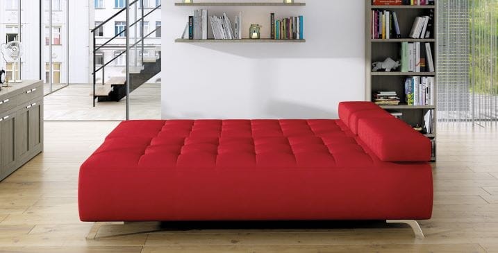 Sofa Oslo Z Funkcją Spania i Pojemnikiem Na Pościel Luźne Poduszki Do Salonu Pokoju Nowoczesna Styl Bez Boczków Mała Młodzieżowa Czerwona.jpg