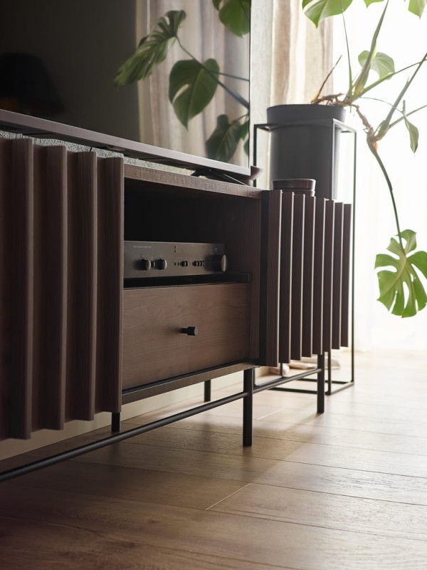 Szafka RTV PIEMONTE PE3JCZ szerokość 165 cm jesion portland / czarny Komfort Pojemna Do Sypialni