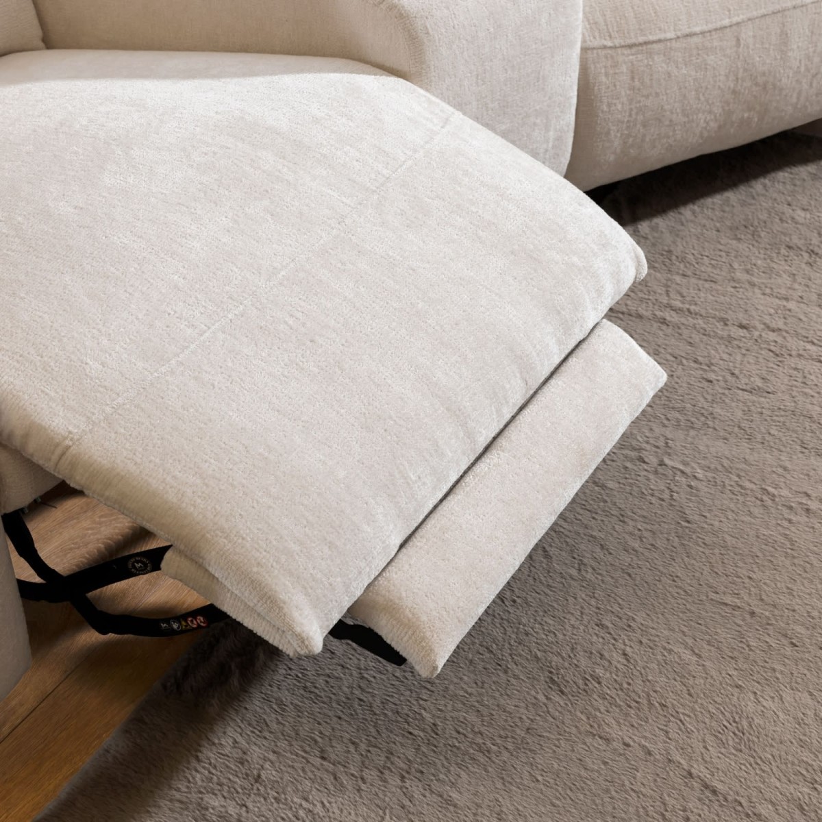 Zdjęcie Prezentujące Rozłożoną Elektryczną Funkcję Relaks Sofa Modułowa 238 cm GRAPPA