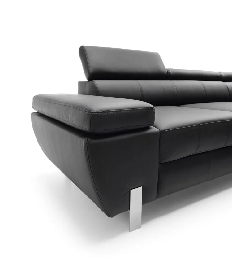 MOLINA MINI SKÓRA BRYŁA NÓŻKI.png