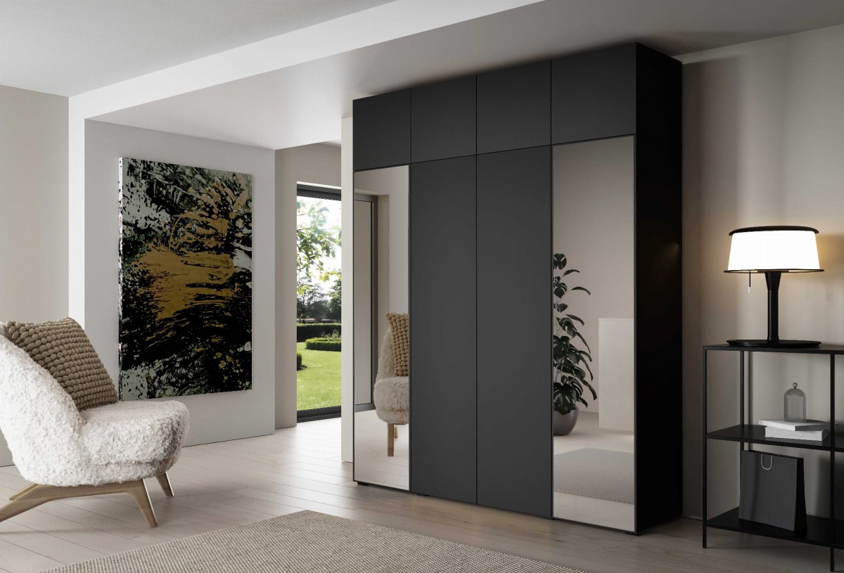 szafa 2m nadstawka front gładki czarny lustro aranżacja.jpg