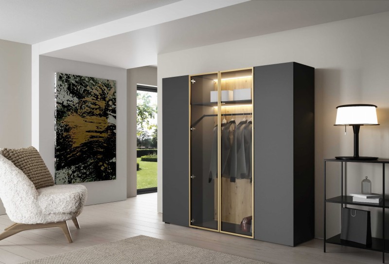 szafa 2m front gładki antracyt szklo złota ramka aranżacja.jpg